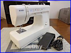 18 Stitch Kenmore Sewing Machine SERVICED/WORKS GREAT