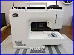 18 Stitch Kenmore Sewing Machine SERVICED/WORKS GREAT