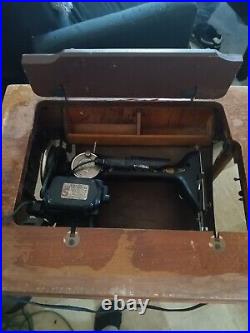 1940 Singer Sewing Machine With Cabinet