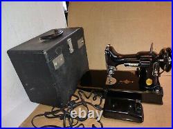 1950 Singer 221-1 Featherweight Sewing Machine W Case Vg Works