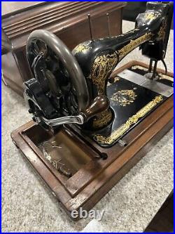 ANTIQUE SINGER SEWING MACHINE HEAD MODEL 66 (Hand Crank) With Case Cover