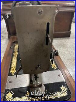 ANTIQUE SINGER SEWING MACHINE HEAD MODEL 66 (Hand Crank) With Case Cover
