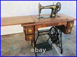 Antique 1874-1875 Singer class127 Sphinx Treadle Sewing Machine Model 16671265