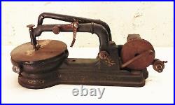 Antique Florence sewing machine 1860-65 lock stitch knot stitch