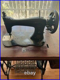 Antique Sewing Machine New Williams