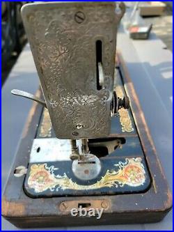 Antique Singer Victorian Hand Crank Sewing Machine With Wood Case