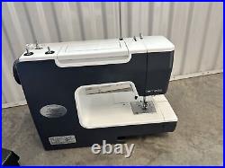 Bernette 35 Swiss Design Sewing Machine WORKS! Fast Shipping