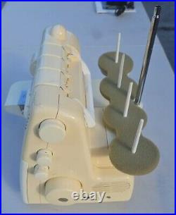 Bernina 2000DE Serger Sewing Machine Foot Pedal Manual No Thread Guide Read