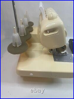 Bernina 2000DE Serger Sewing Machine With Pedal Tested-Works