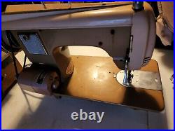 Fleetwood Deluxe Vintage Zigzag Sewing machine With Fins 1950s