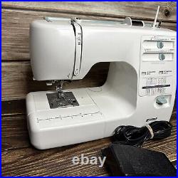 Kenmore 385.16221301 Mechanical Sewing Machine with Pedal NO Cover Tested