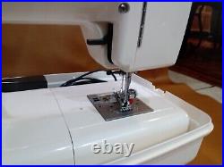 Kenmore 385-1652400 Sewing Machine Good Working With Printed Instructions