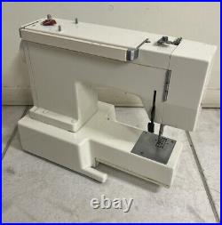 Necchi Royal Series Sewing Machine 3577 + Case + Foot Pedal
