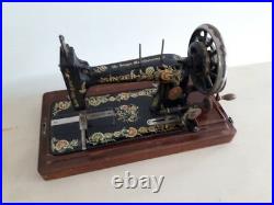 Rare 1911 model Singer 48k Ottoman Hand Crank sewing machine F1526510