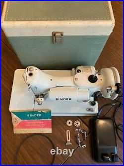 SINGER 221 Featherweight White Sewing Machine with Original Case Very Rare