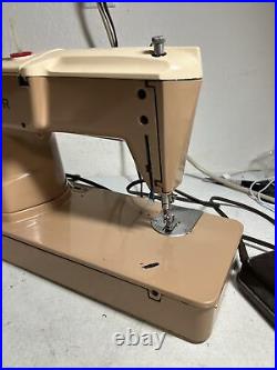 SINGER 403a Sewing Machine