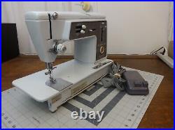 SINGER 600E Multi-Stitch Sewing Machine withExtras SERVICED Denim, Leather