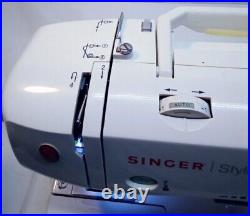 SINGER 7258 Computerized Sewing Machine