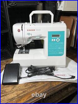 SINGER Stylist 7258 COMPUTERIZED Sewing Machine 100Stitch+ Accessories Used ONCE