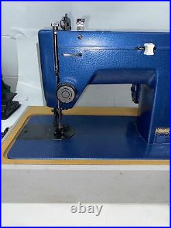Sailrite Ultrafeed Zigzag Model No. LSZ-1 Portable Sewing Machine & Case, Read