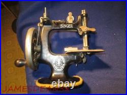 Singer Model # 20 Toy Childs Sewing Machine Cast Iron