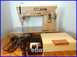 Singer Sewing Machine 403A WithAccessories/Instuction. All Original