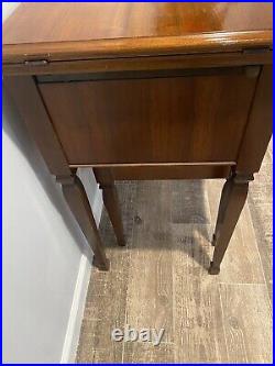 Singer Sewing Machine Cabinet/Bench Good Condition