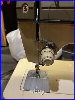 Singer Sewing Machine Made In Italy Works Great. Machine Number 7102