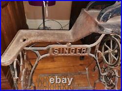 Singer Sewing machine with Stand model# 24-9 (1920) local pick up ONLY