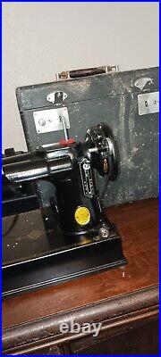 Singer portable electric sewing machine 221-1