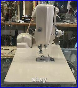 Vintage 1961 Singer Featherweight 221J Tan Sewing Machine with Case Beautiful