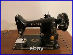 Vintage SINGER Sewing Machine with Table Stand, Accessories. Early 1900s
