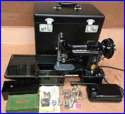Vintage Singer 222K Featherweight Free Arm Sewing Machine, accessories & Manual