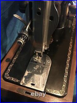 Vintage Singer Sewing machine, bentwood case