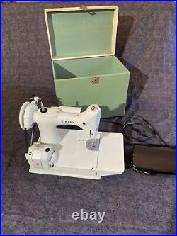 Vintage Singer White Featherweight 221k sewing machine with case and key