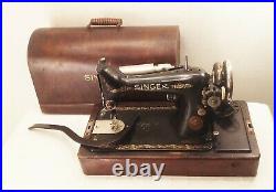 Vtg antique Singer portable electric sewing machine Y1598999 99K 201 wood case