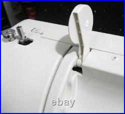 WHITE Model 4400 Domestic Embroidery Sewing Machine USB EXCELLENT PLEASE READ