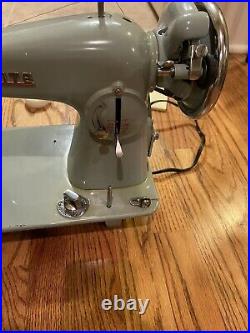 White Leather and Canvas Sewing Machine. Refurbished. 30 Day Guarantee. D4