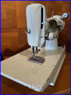 White Singer 221 Featherweight Sewing Machine 1964 with mint green case