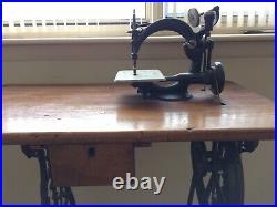 Willcox & Gibbs Antique Sewing Machine With Table